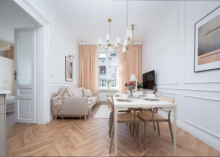 Discover Krakow s - 3 Rakowicka St - Classic s Near Main Station - Netflix